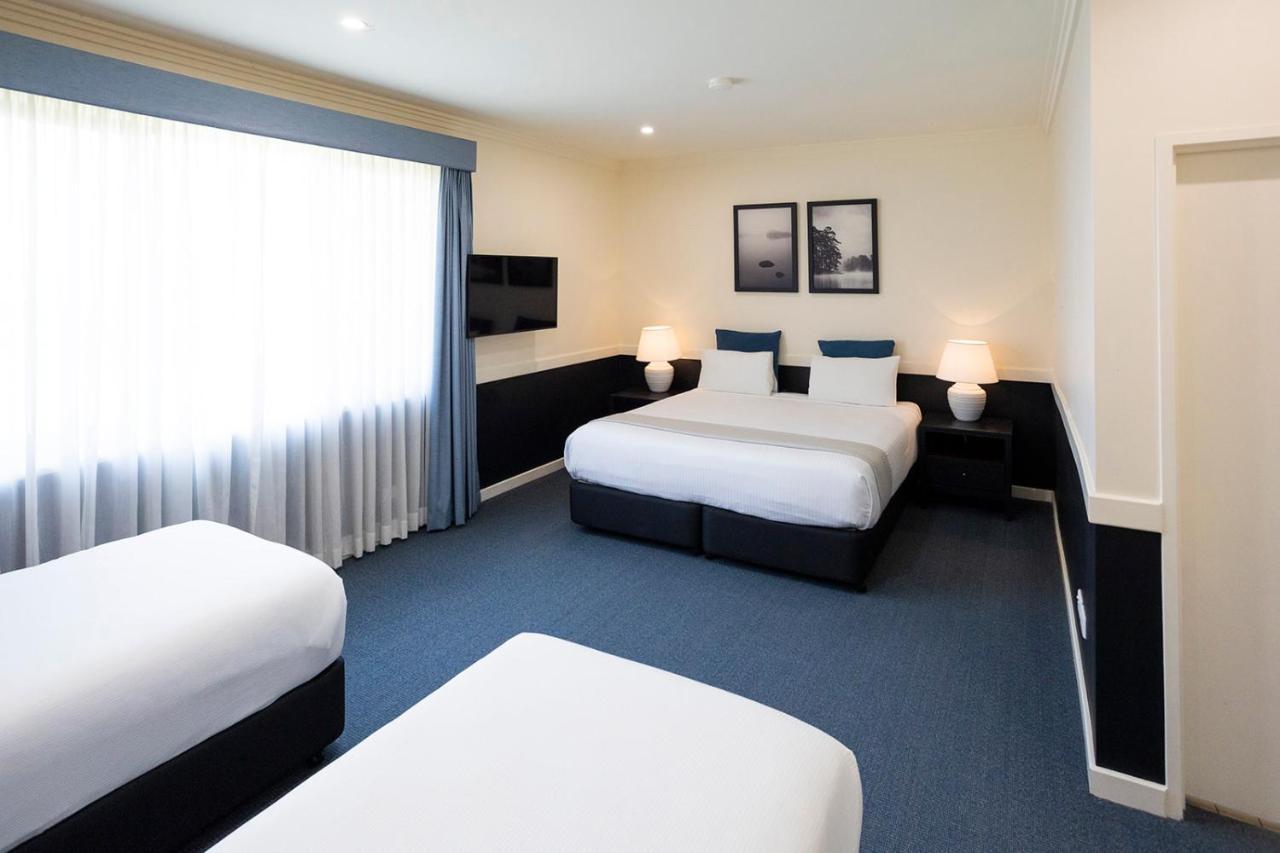 Hawkesbury Race Club Motel Уиндзор Екстериор снимка