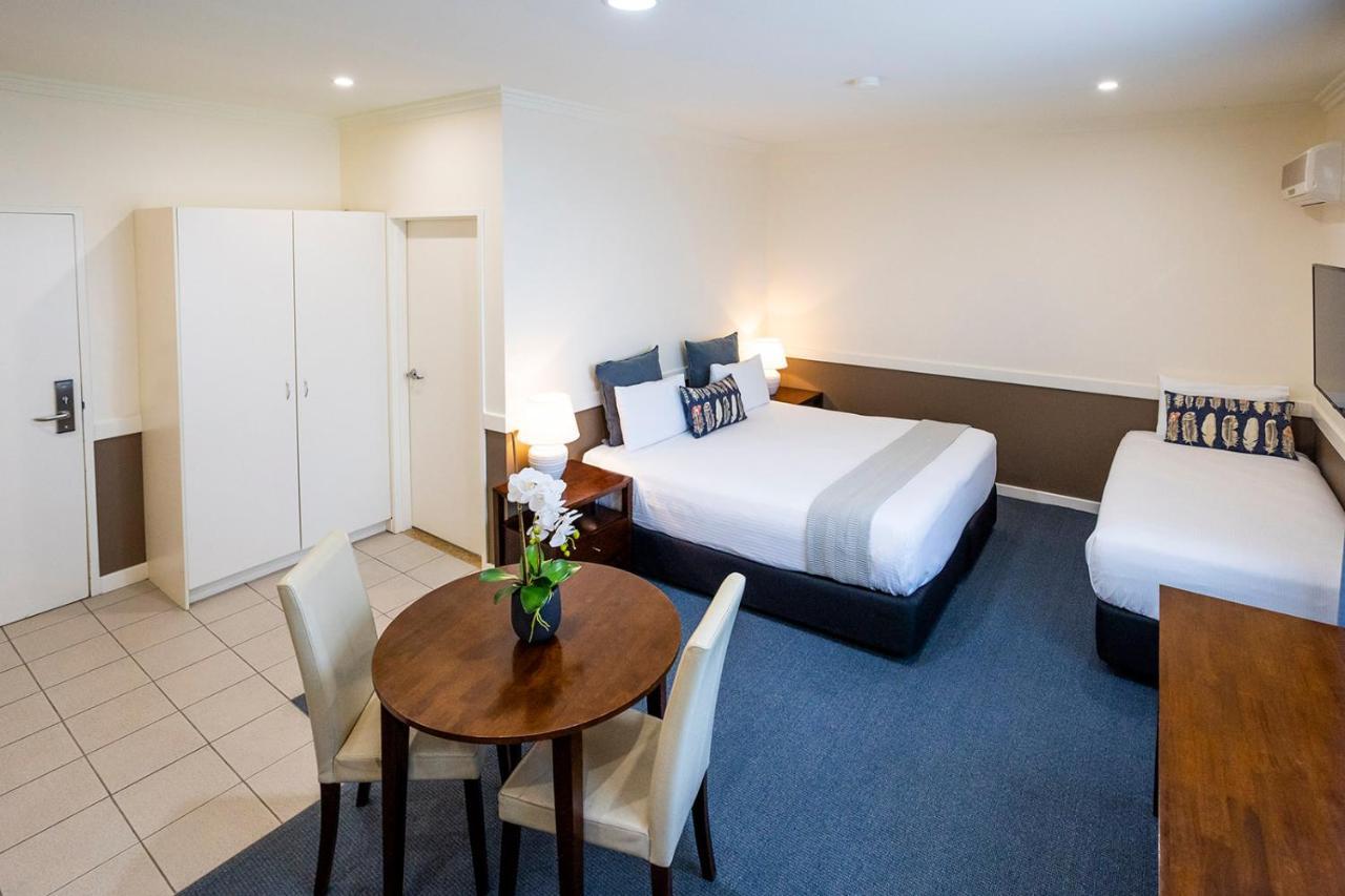 Hawkesbury Race Club Motel Уиндзор Екстериор снимка A typical room at the hotel