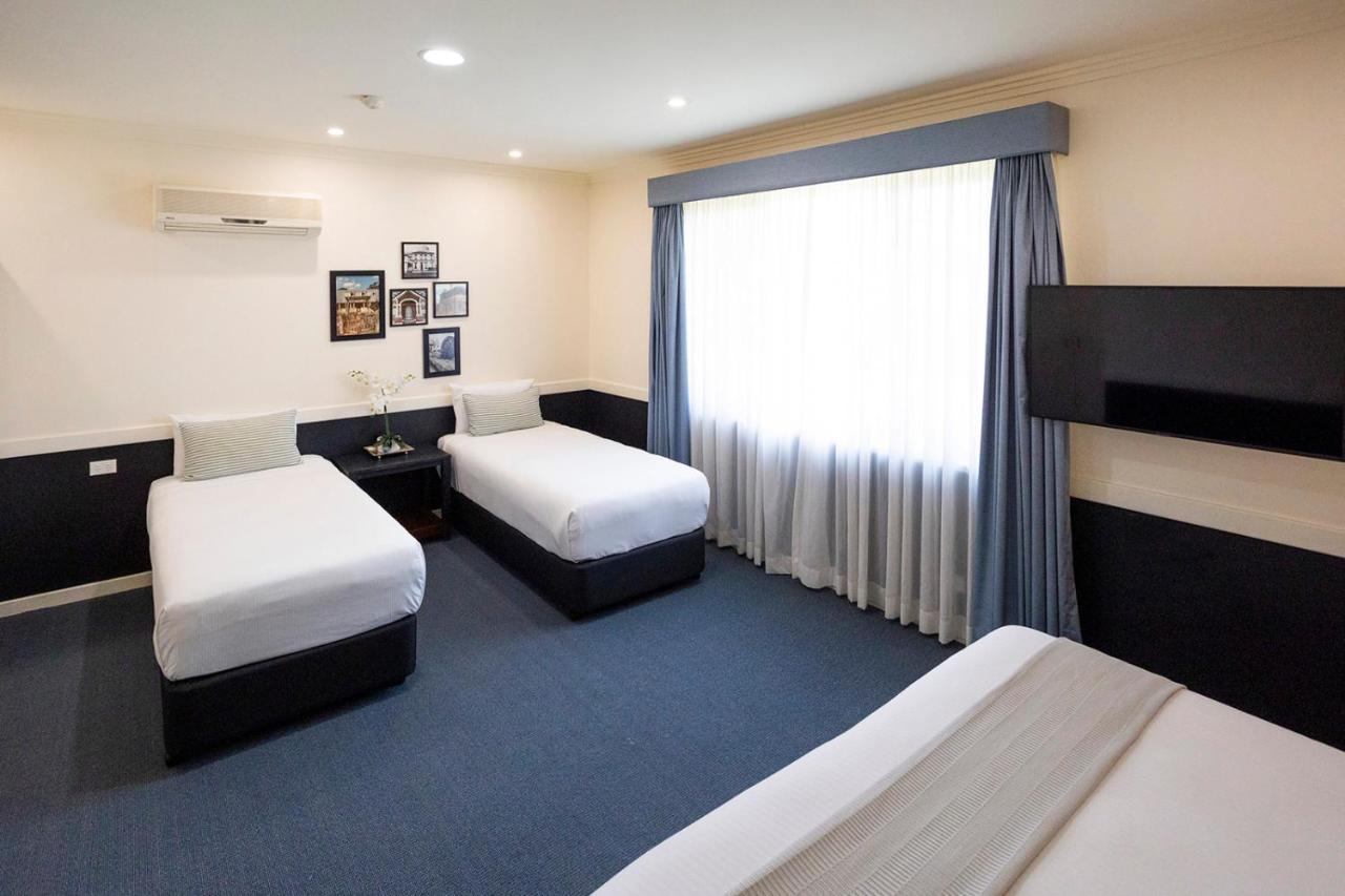 Hawkesbury Race Club Motel Уиндзор Екстериор снимка A typical room at the hotel